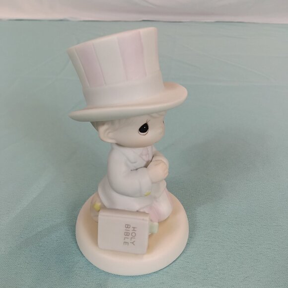 E2- 16 Precious Moments God Bless the USA - Picture 2 of 6